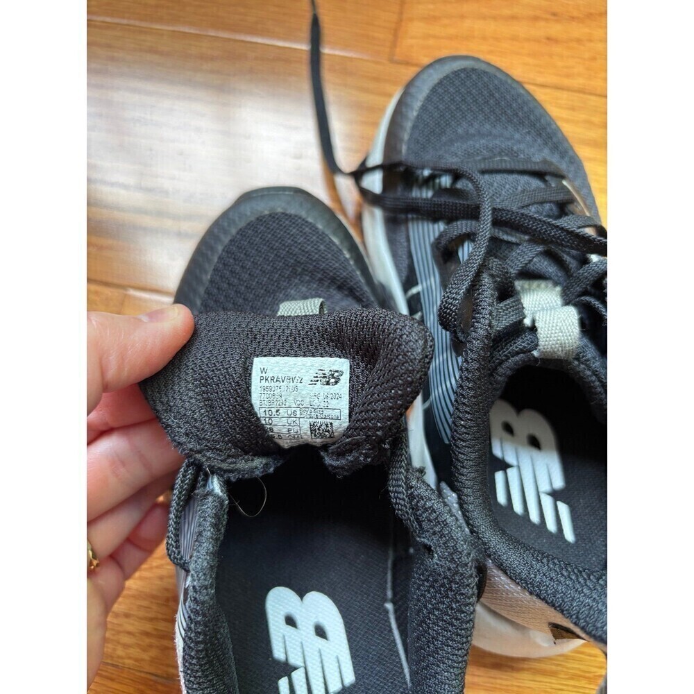 New Balance Sneakers Size 10.5W Wide Toddler Boy Black White Laces - Picture 6 of 7